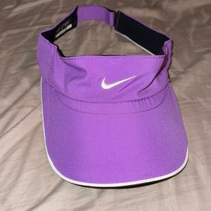 Nike Dri-fit featherlight Viser
